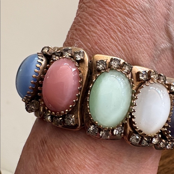 Vintage Pastel Moonstone Cabochon Extension Bracelet - Picture 5 of 9